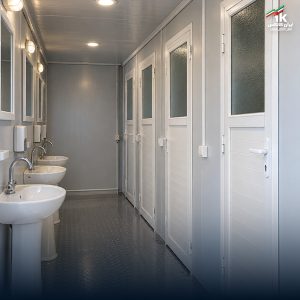 داخل کانکس سرویس بهداشتی راهرو دار سفید